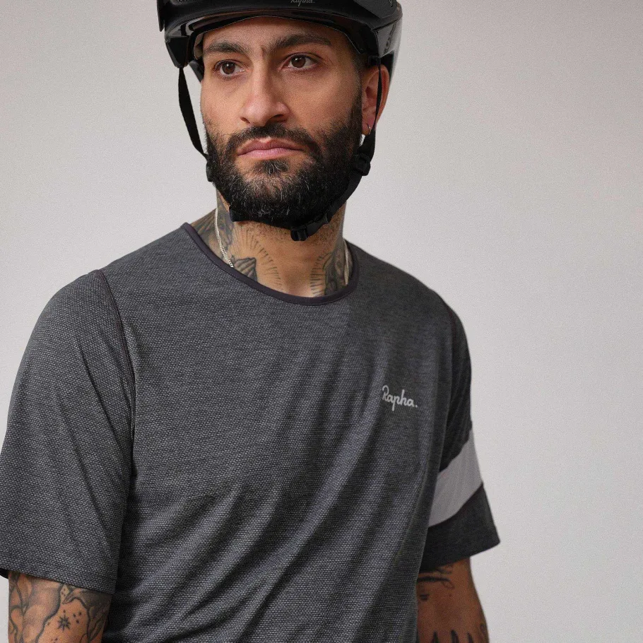 Clearance Rapha Men'S Trail Lightweight T-Shirt Grey/Light Grey